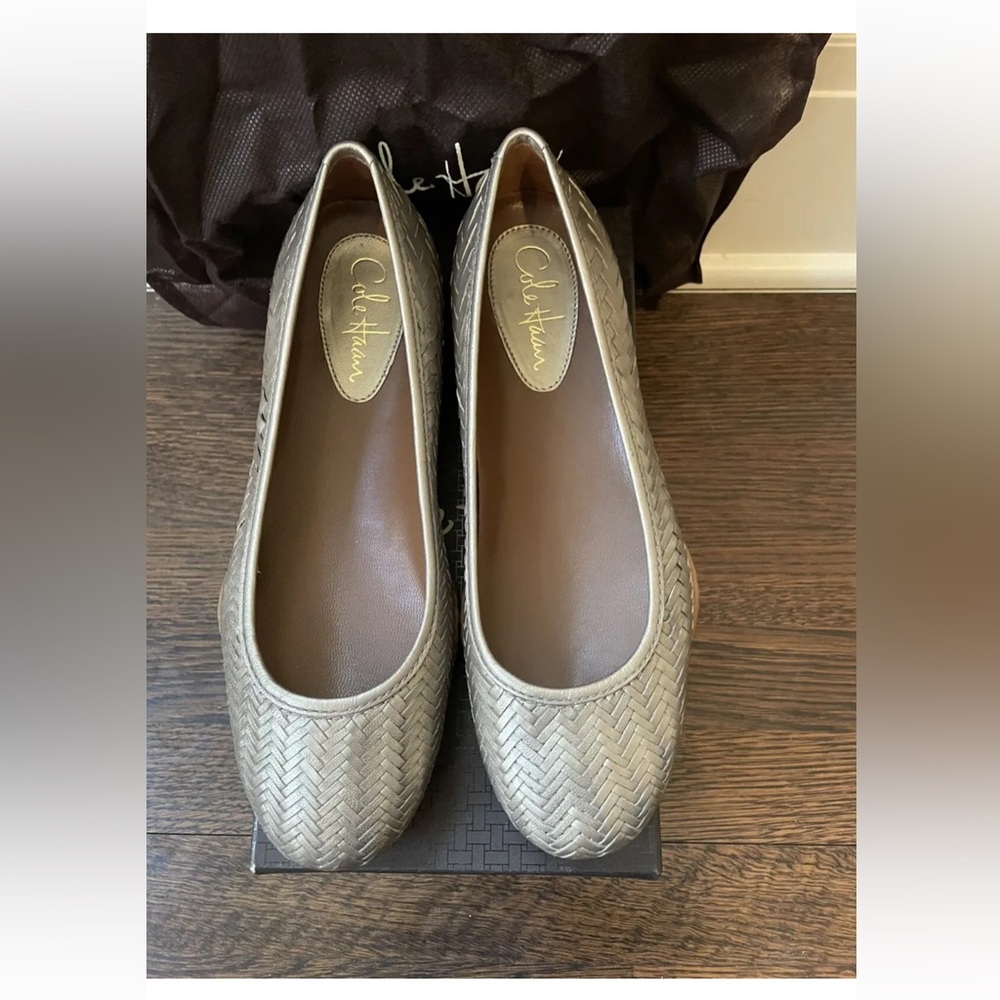 Cole Hann Nike Air Bria Ballet Comfort Flat- Silver- Size 9 New with Blx